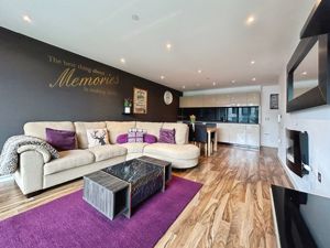 Living Room/ Kitchen/ Diner - click for photo gallery